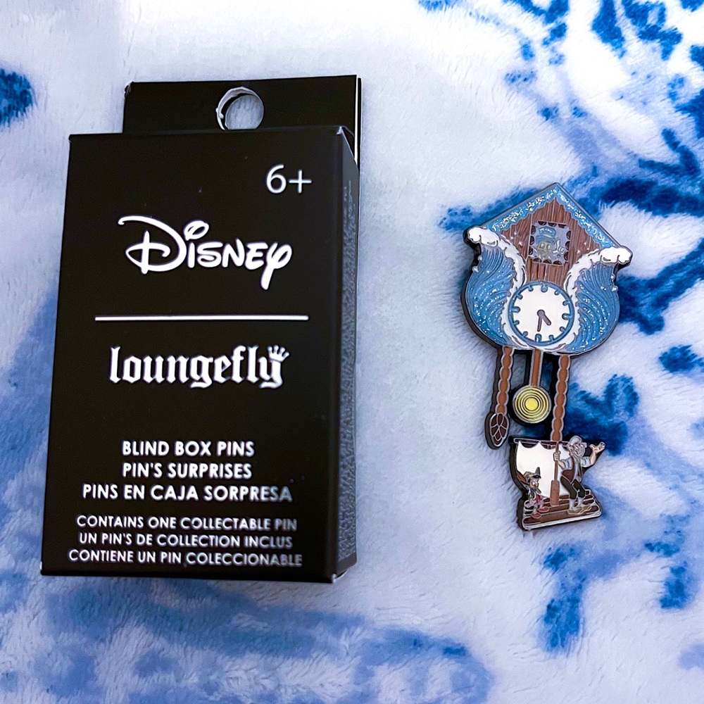 NWOT 🕰 Loungefly Disney Pinocchio Clock Blind Box Enamel Pin